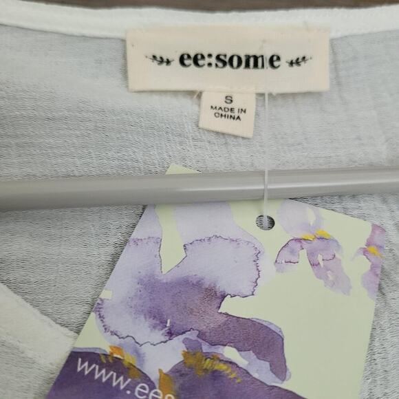 NWT ee:some Women Blouse Top S White Short Sleeves Round Neck Summer Lightweight - Picture 2 of 6
